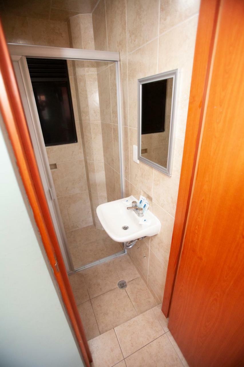 Hotel Lira - Solo Adultos Мехико Экстерьер фото